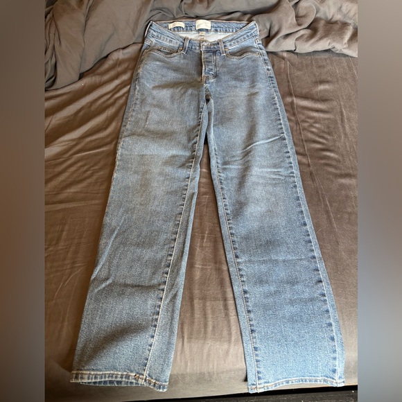 Universal Thread Straight Mid Rise Jeans - Picture 1 of 3